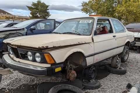 Junkyard Gem: 1980 BMW 320i