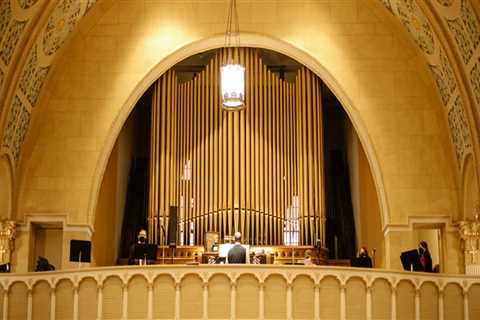 What Music Programs Are Offered by Christian Churches in Louisville, KY?