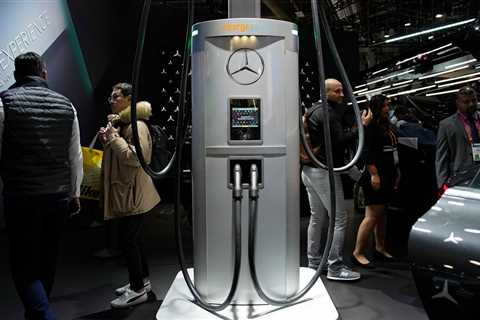 Mercedes to Build Its Own Electric Vehicle Charging Network