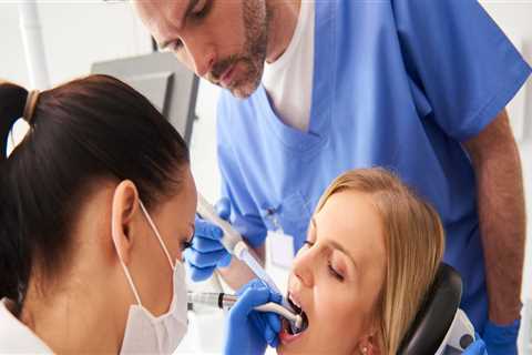 How much do dental assistants make tn?