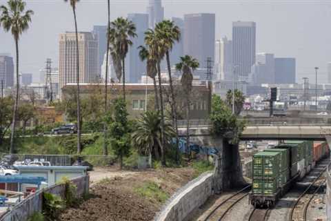 California passes first-in-nation emission rules for trains