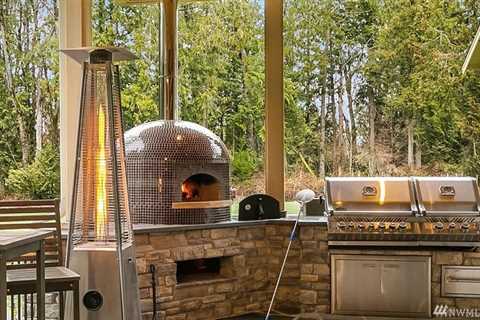 The trendiest thing that adds value to your home – and livens up your summer BBQ: a pizza oven