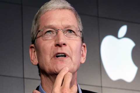 Apple could be a $4 trillion company by the end of 2025 as the tech giant is 'playing chess while..