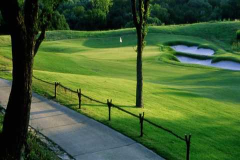 Golfing in Cedar Park, Texas: Improve Your Game at Woodland Greens Golf Center