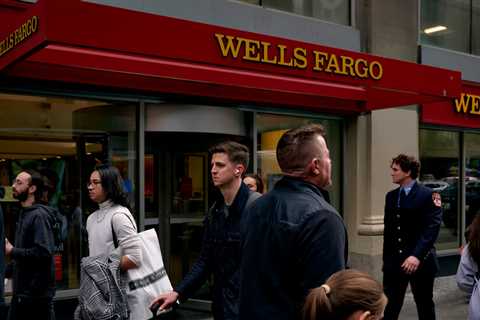 Wells Fargo Beats Expectations but Sets Aside Money for Loan Losses