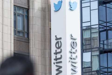 Twitter Suit Blames 'Disgruntled' Legal Execs for Massive Wachtell Payout