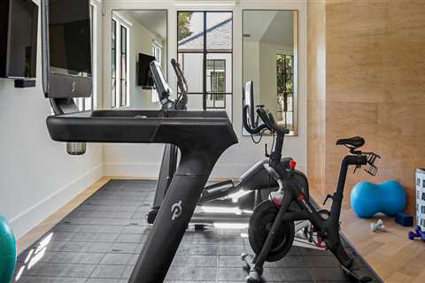 Fitness Centers: A Comprehensive Guide to What They Offer