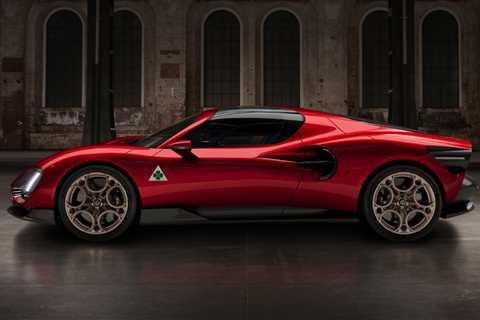 Alfa Romeo 33 Stradale is a fast Alfa, developed fast