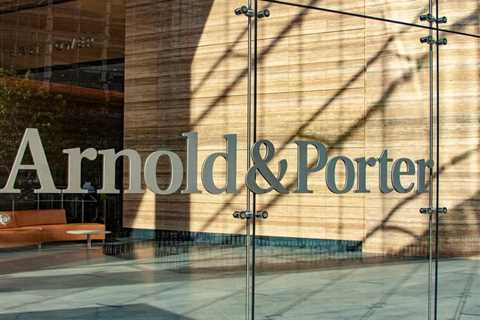 Arnold & Porter Lures 6-Lawyer Trial Team From Shook Hardy