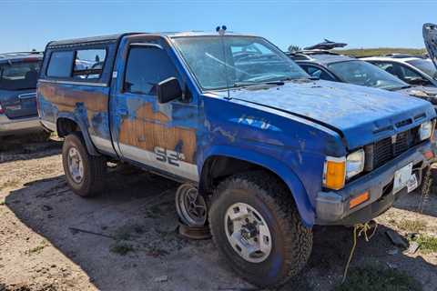 Junkyard Gem: 1986 Nissan SE 4x4 Truck