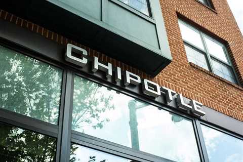 Chipotle Hit With EEOC Suit After Manager Allegedly Attempts to Remove Muslim Employee's Hijab,..