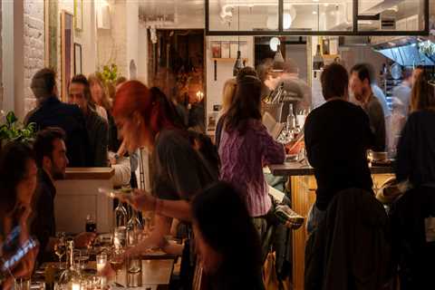 Why Do People Love Going to Wine Bars?