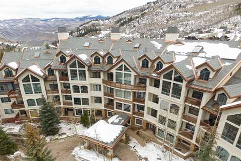 How Much Snow and Ice Weight Can a Roof Hold?