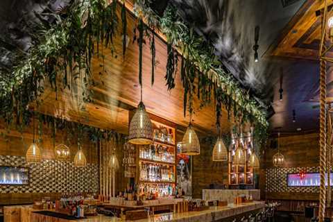 The Best Bars in Scottsdale, AZ: An Expert Guide to the City's Nightlife