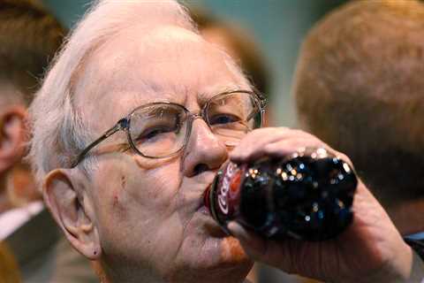 Warren Buffett guzzles 5 cans of Coke daily - but he drank Pepsi for nearly 50 years before..