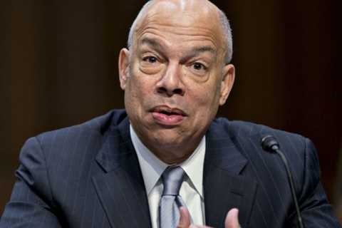 Jeh Johnson Urges Jury to Reject 'Conspiracy Theory' in Davis Polk Retaliation Case