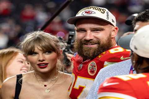 Taylor Swift and Travis Kelce each donate $100,000 to the families of victims of the Kansas City..