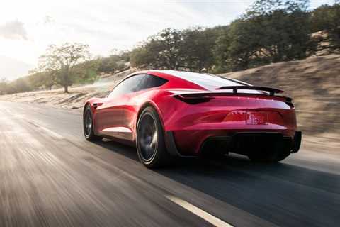 Tesla aims to ship new Roadster next year, Musk says