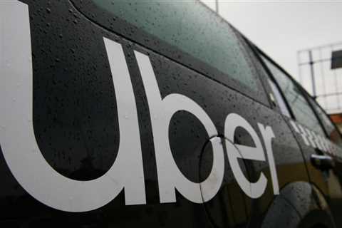 Uber pays U.S. car owners to switch to other transport modes for five weeks