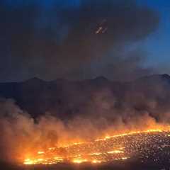 Over 1,000 evacuated as FFs contain Arizona brush fire
