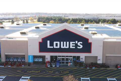 Lowe’s Is Installing Rooftop Solar Panels at Hundreds of Stores
