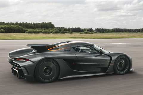 Watch a Koenigsegg Jesko break four speed records in one pass