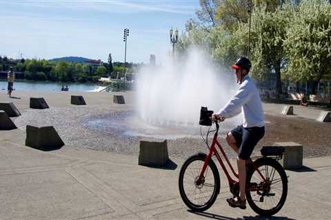 Exploring Multnomah County, Oregon: A Guide to Bicycle Services and City Bike Tours