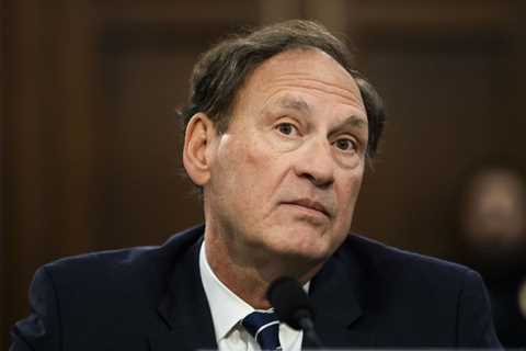 Alito Reports Concert Tickets From German Socialite in New Disclosure Form