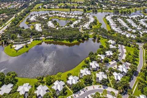 The Allure of Vero Beach, FL: A Closer Look at its Vibrant Community and Climate