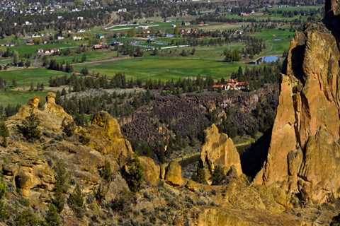 The Evolution of Employment in Central Oregon