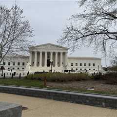Justices seem dubious of government’s argument in criminal venue case